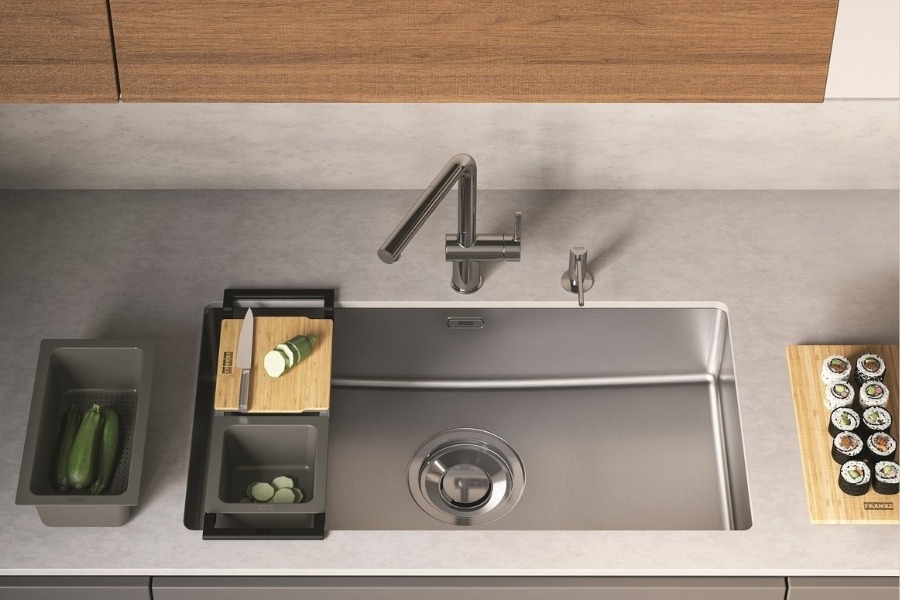 Không gian hố rửa rộng và độ sâu hợp lý mang lại cảm giác thoải mái khi sử dụng bếp mỗi ngày.